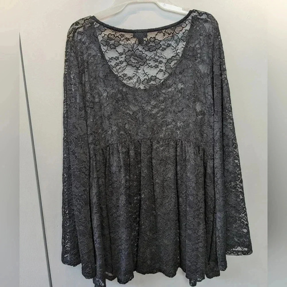 TORRID Black women top Transparent size 2 in GREAT used condition! - Picture 11 of 13